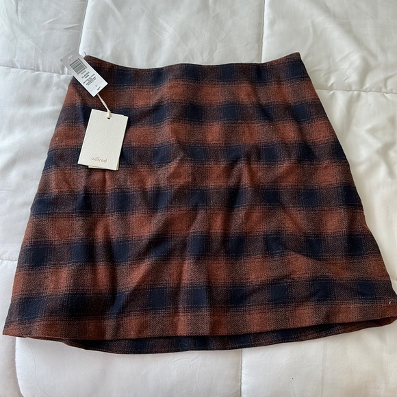 Wilfred Dresses & Skirts - Aritzia (Wilfred) mini skirt, size 2, NWT